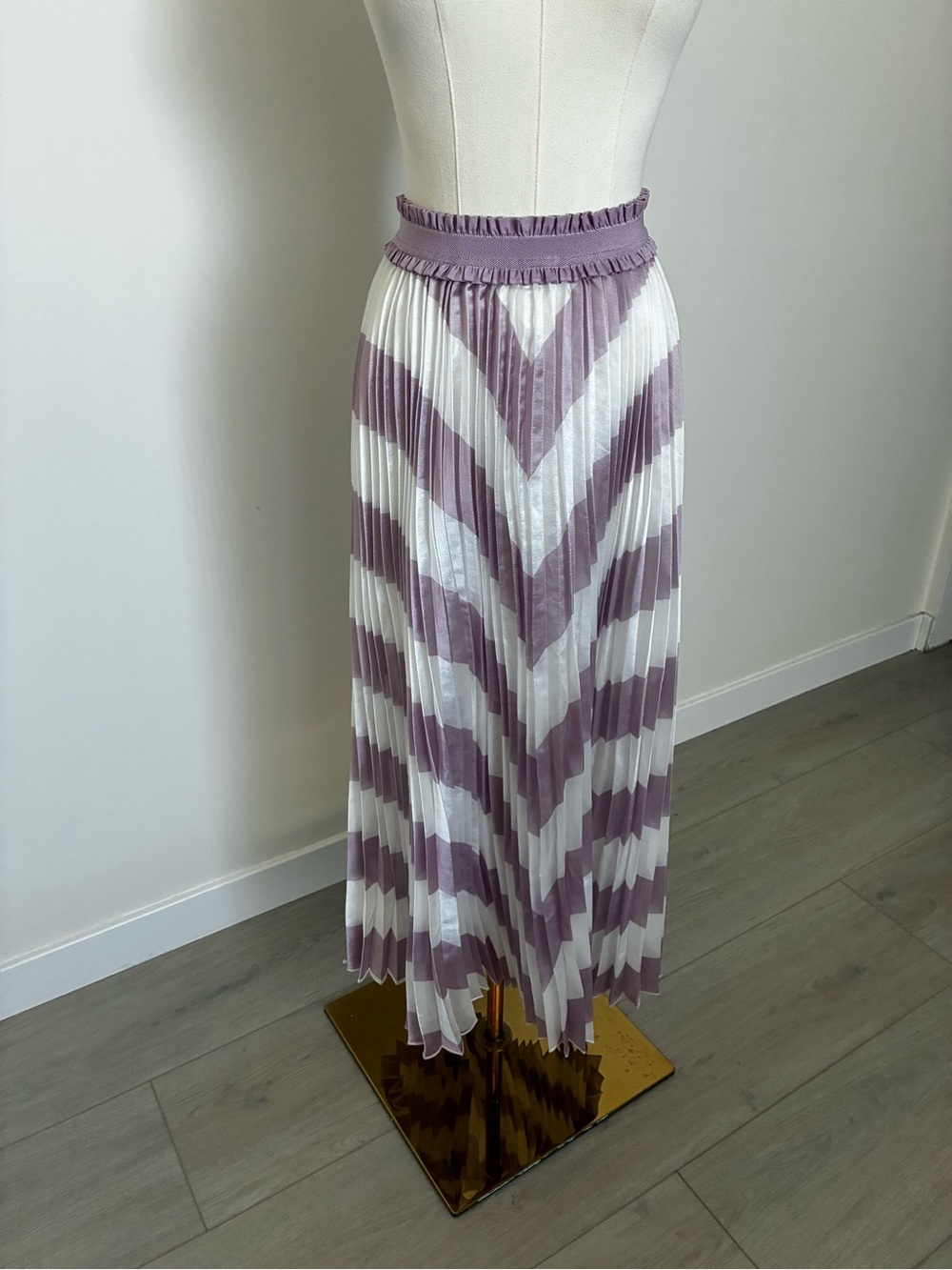 Maje Mauve and White Chevron Plisse Pleated Maxi Skirt